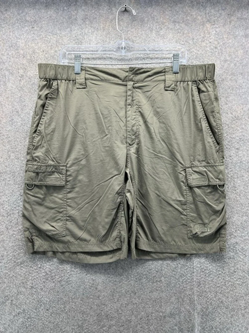 The North Face Shorts Mens XL Green Cargo Flat Front Nylon Lightweight Casual